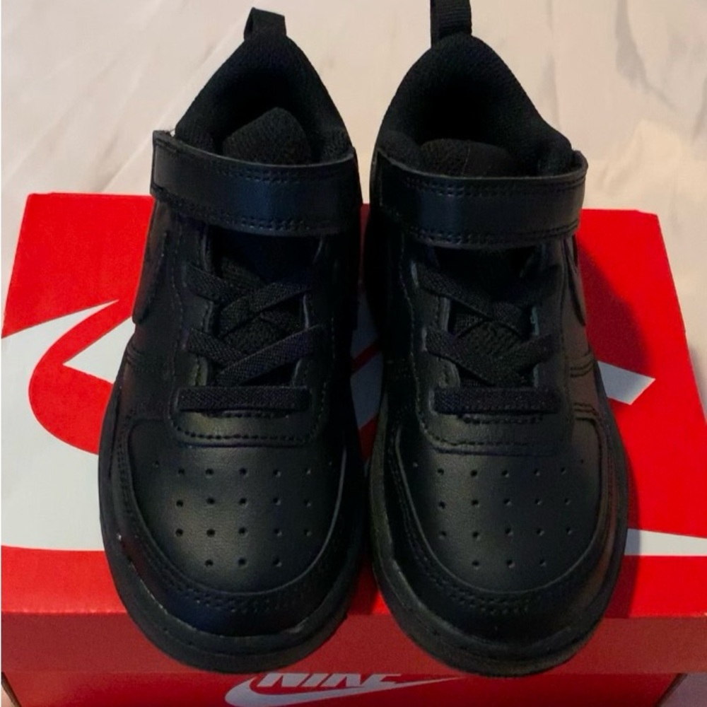 Nike Court Borough Low 2